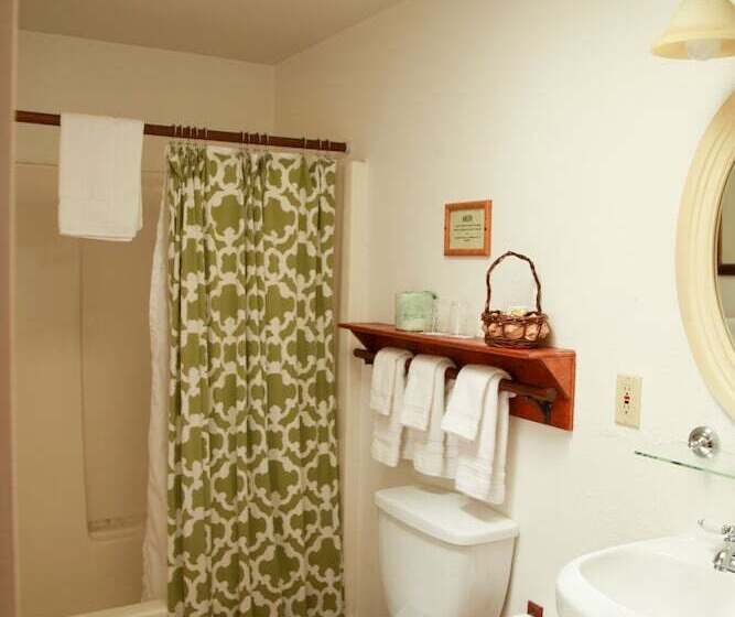 酒店 Inn On The Russian River