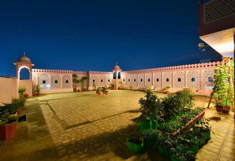 בית מלון כפרי Jaisingh Palace