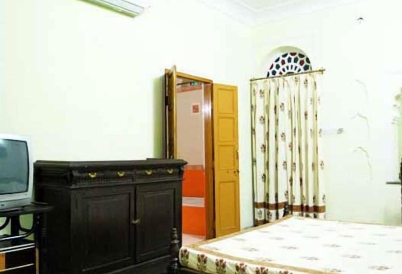 Отель Janak Palace