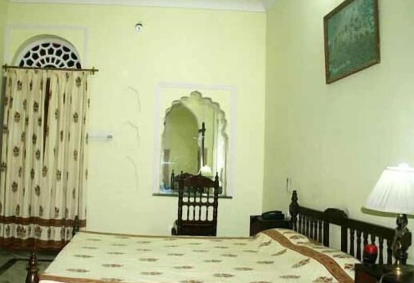 Отель Janak Palace