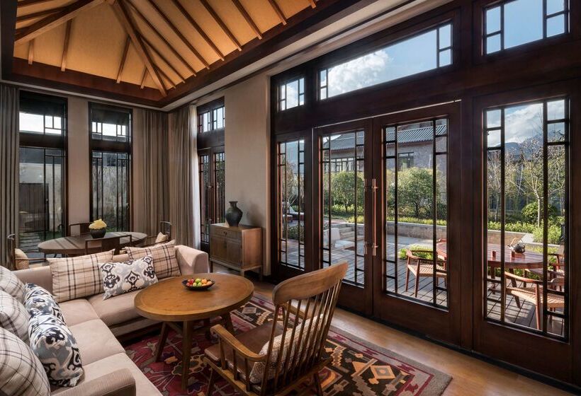 هتل Jinmao Purelax Lijiang, The Unbound Collection By Hyatt