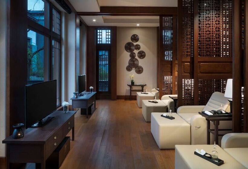 هتل Jinmao Purelax Lijiang, The Unbound Collection By Hyatt
