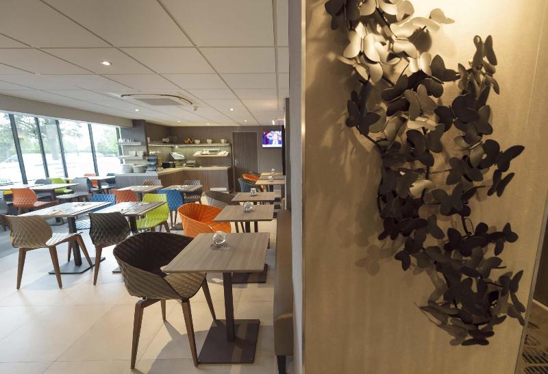 Отель Ibis Styles Saint Quentin