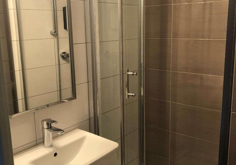 Отель Ibis Styles Saint Quentin