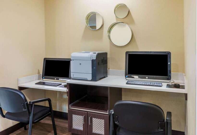 فندق La Quinta By Wyndham Artesia