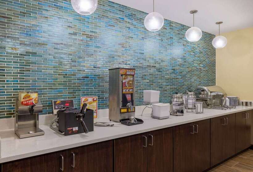 فندق La Quinta By Wyndham Artesia