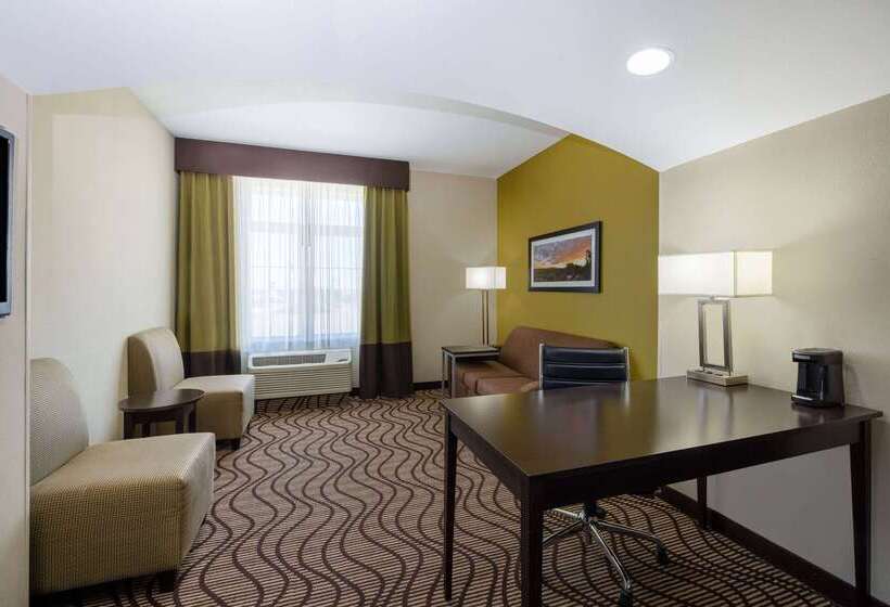 فندق La Quinta By Wyndham Artesia