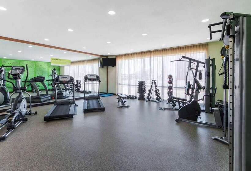 فندق La Quinta By Wyndham Artesia