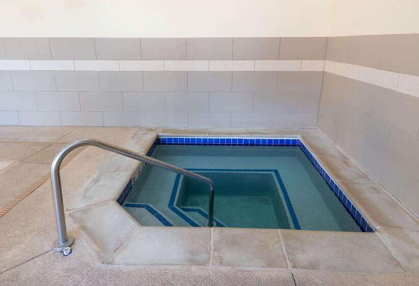 فندق La Quinta By Wyndham Artesia