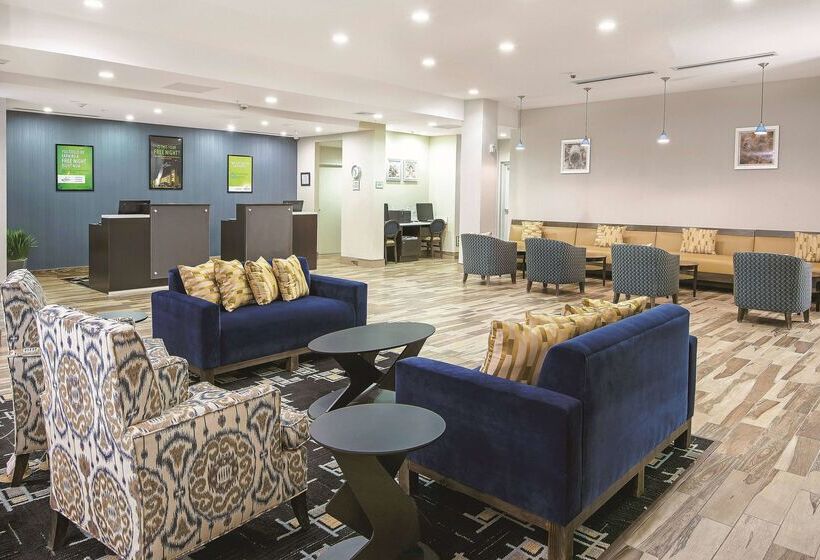 酒店 La Quinta By Wyndham Karnes City   Kenedy