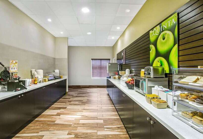 酒店 La Quinta By Wyndham Karnes City   Kenedy