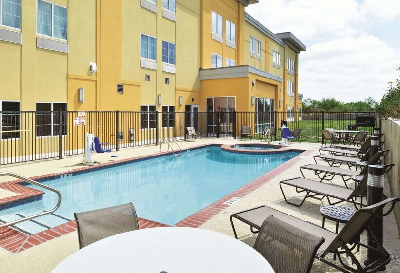 酒店 La Quinta By Wyndham Karnes City   Kenedy