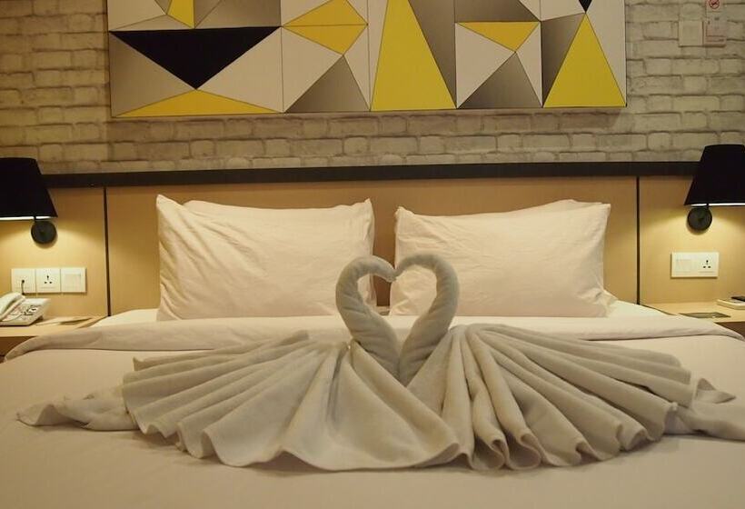 בית מלון כפרי Nite & Day Laguna Bintan