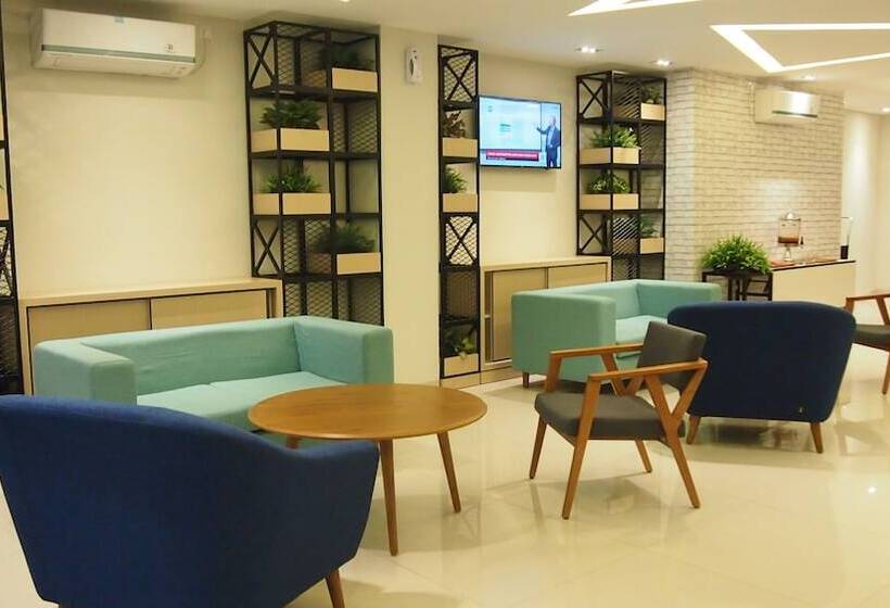 בית מלון כפרי Nite & Day Laguna Bintan