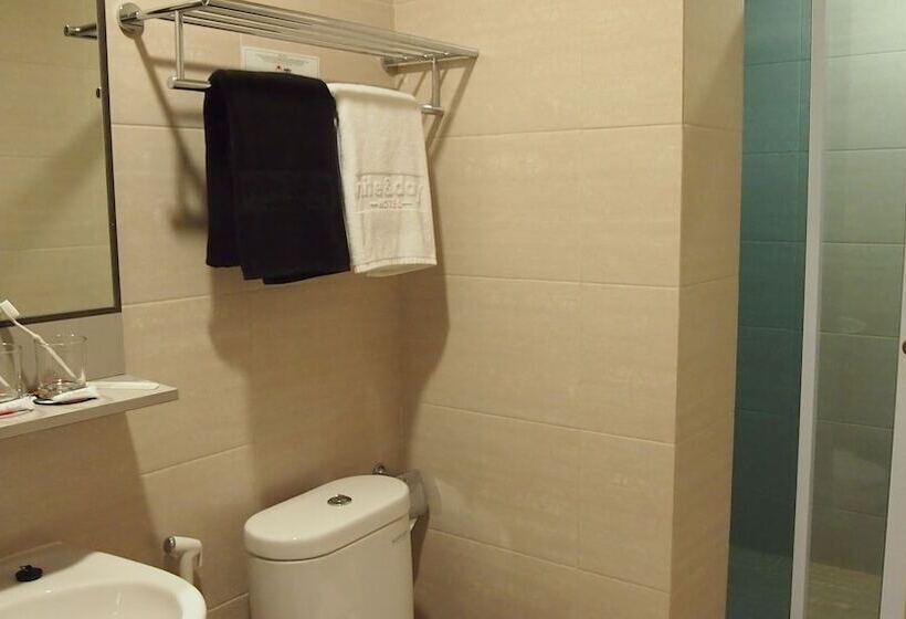 בית מלון כפרי Nite & Day Laguna Bintan