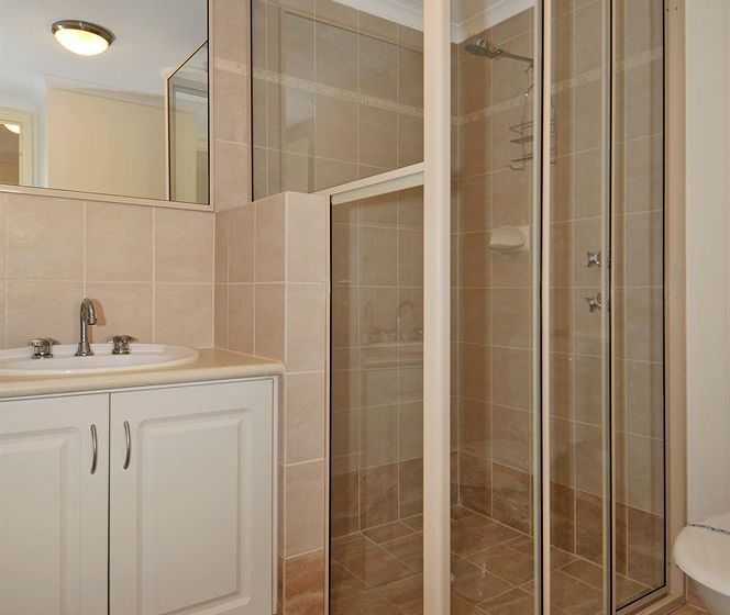 هتل Lakeside Apartments And River Resort Villas