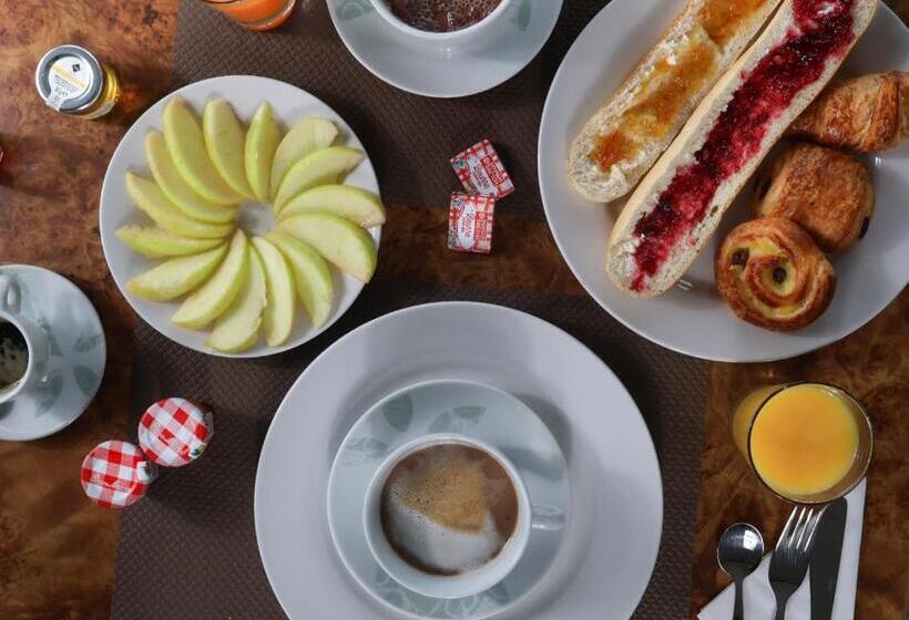 Отель Rinascitel Larmor Plage