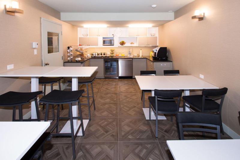 Le Chabrol Hotel & Suites