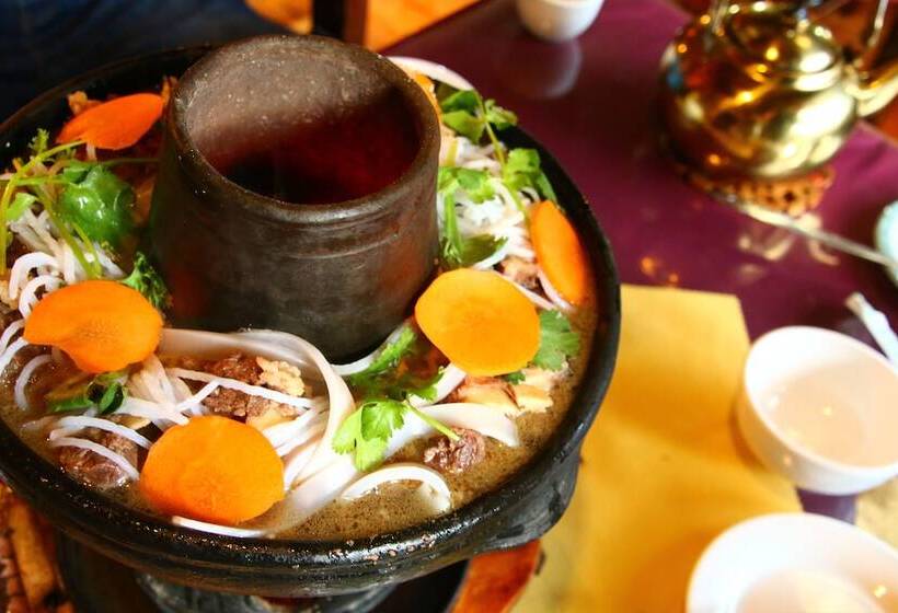 Отель Lux Tea Horse Road Lijiang