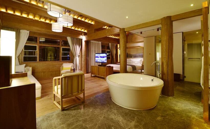 Отель Lux Tea Horse Road Lijiang