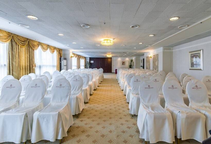 هتل Mega Palace