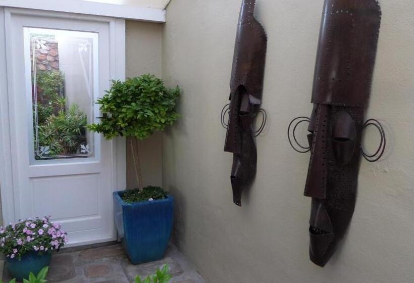 فندق Moonglow Guest House