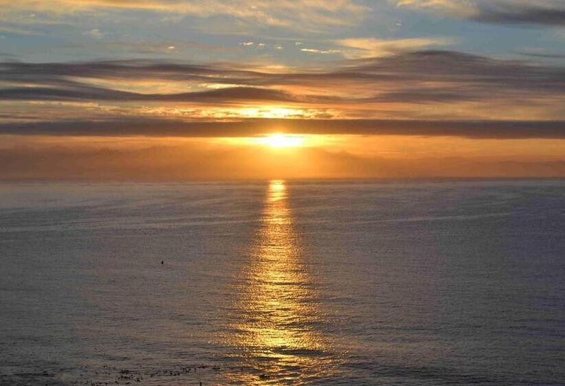 فندق Moonglow Guest House