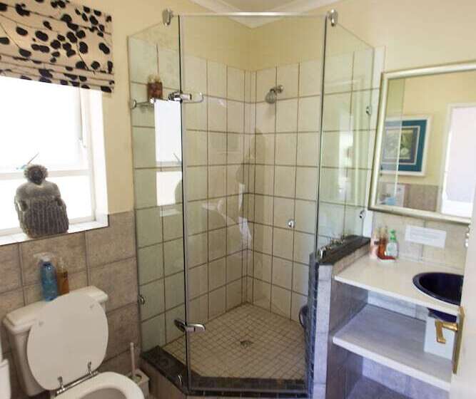 فندق Moonglow Guest House