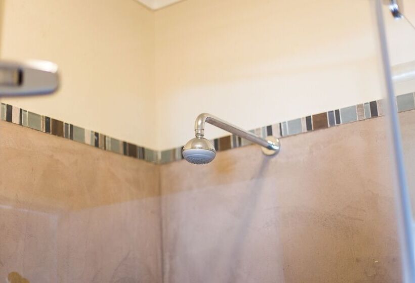 فندق Moonglow Guest House