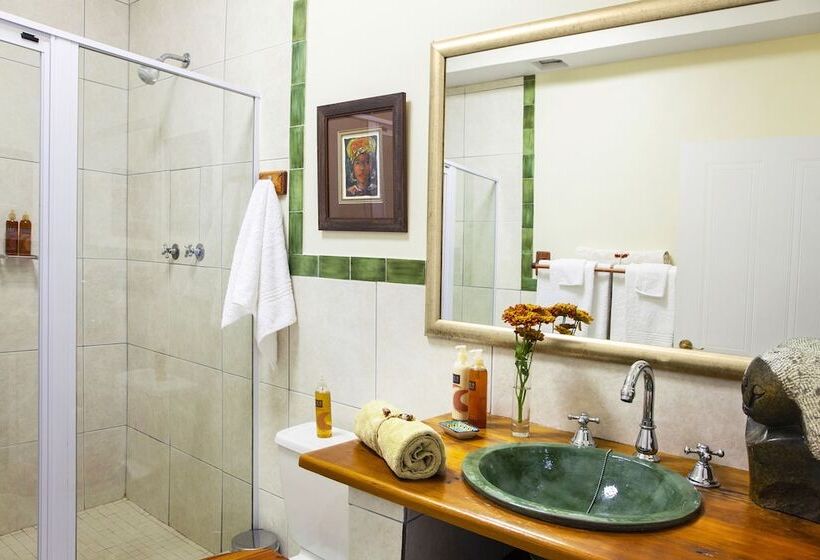 فندق Moonglow Guest House