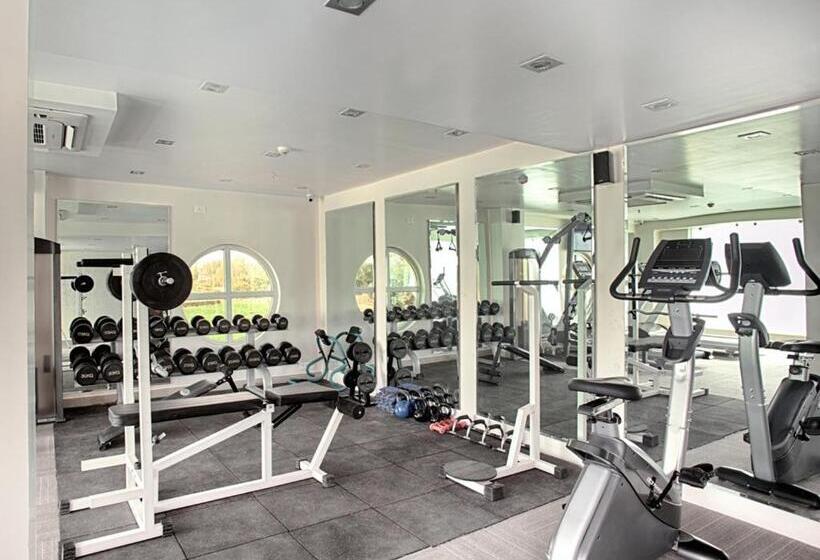 Отель Nidhivan Sarovar Portico Vrindavan