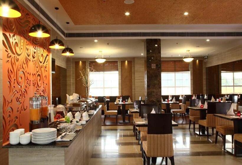 Отель Nidhivan Sarovar Portico Vrindavan