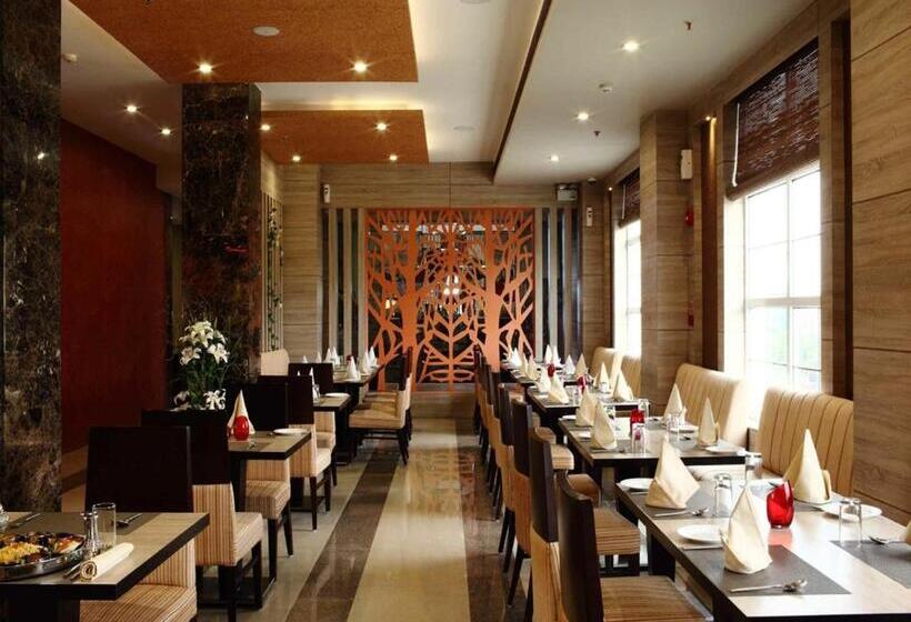 Отель Nidhivan Sarovar Portico Vrindavan