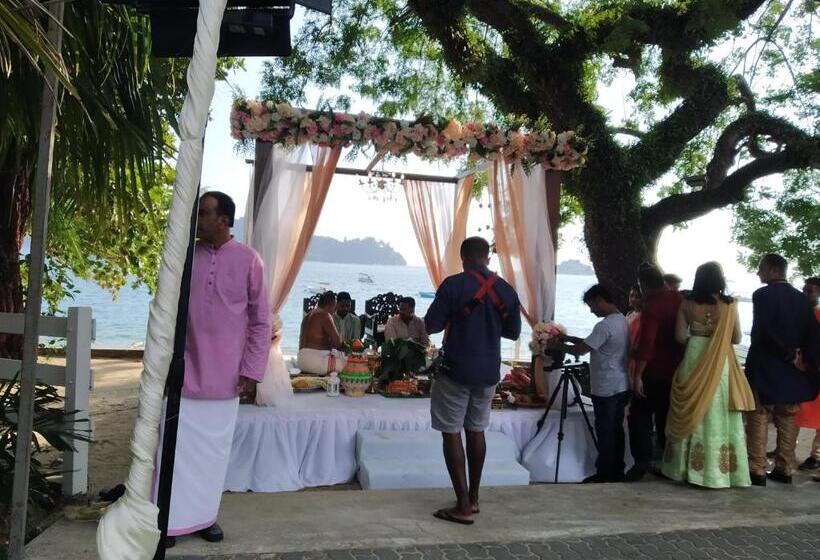 هتل Pangkor Sandy Beach Resort