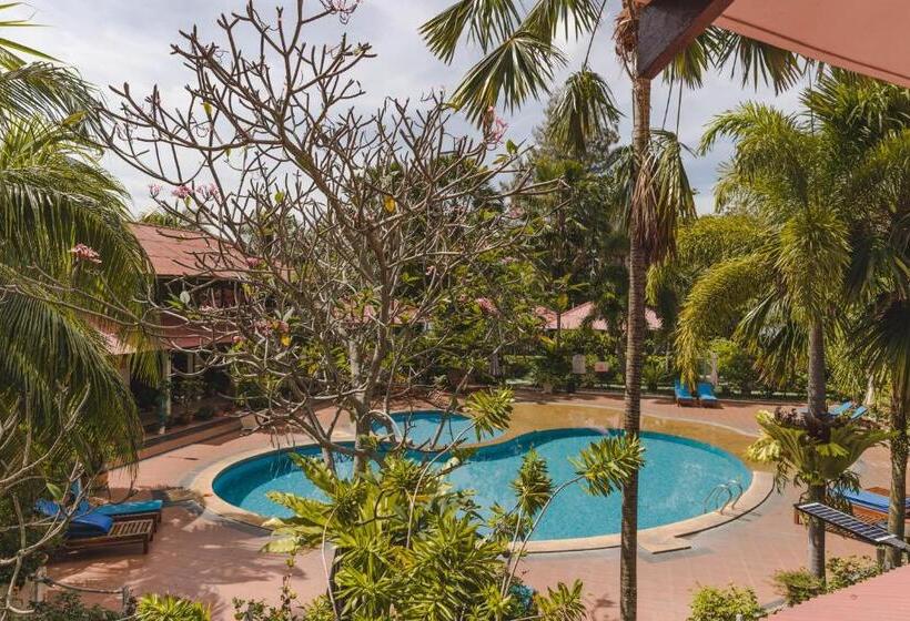 בית מלון כפרי Pangkor Sandy Beach Resort