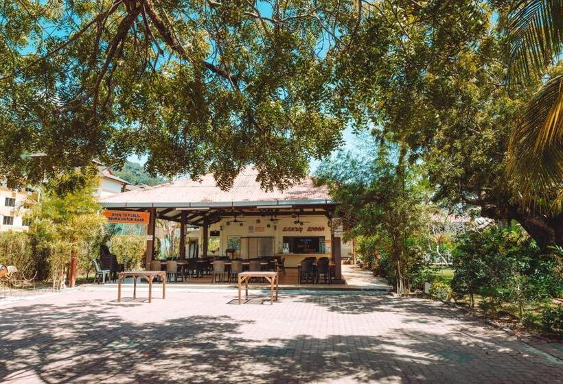 בית מלון כפרי Pangkor Sandy Beach Resort