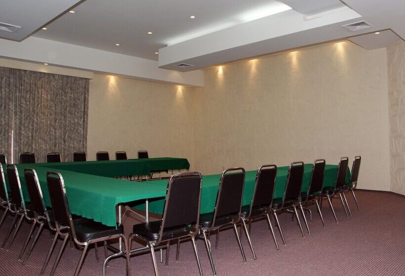 Porto Novo Hotel & Suites