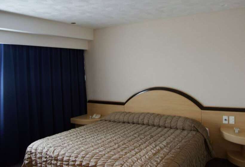 Porto Novo Hotel & Suites