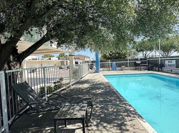 ホテル Quinta San Carlos Inn