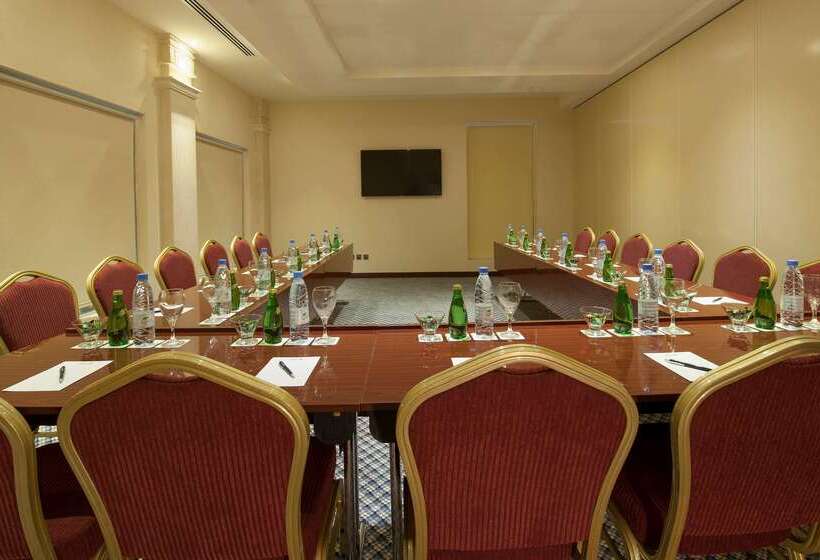 ホテル Radisson Blu  Dhahran