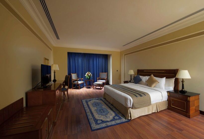 ホテル Radisson Blu  Dhahran