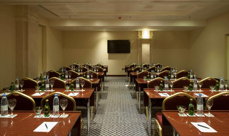 ホテル Radisson Blu  Dhahran