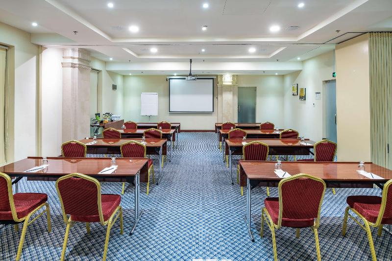 ホテル Radisson Blu  Dhahran