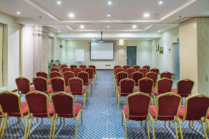 ホテル Radisson Blu  Dhahran