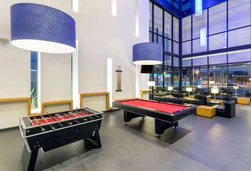 Отель Ramada Encore By Wyndham Queretaro