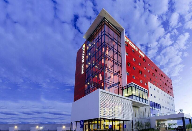 Отель Ramada Encore By Wyndham Queretaro