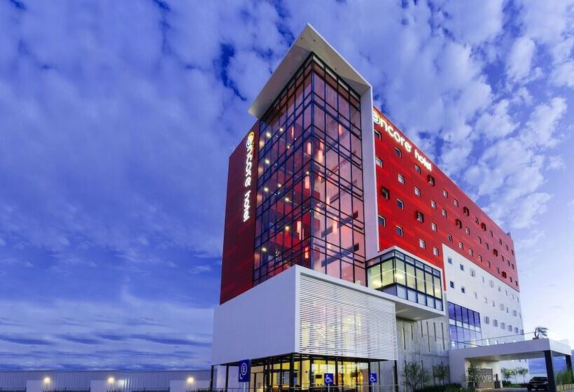 Отель Ramada Encore By Wyndham Queretaro
