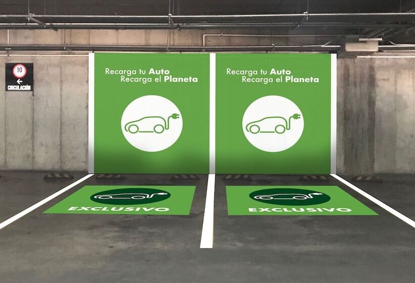 Отель Ramada Encore By Wyndham Queretaro