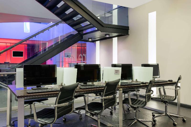 Отель Ramada Encore By Wyndham Queretaro