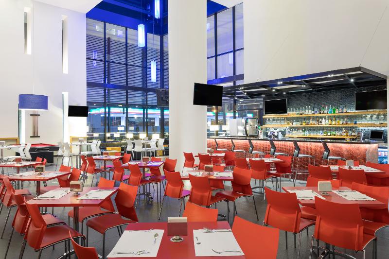 Отель Ramada Encore By Wyndham Queretaro